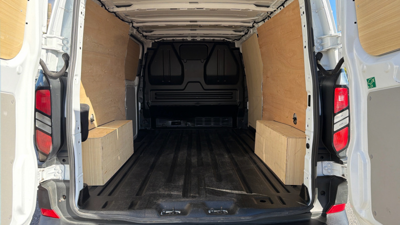 Ford Transit Custom 300 L2 Diesel Fwd 2.0 EcoBlue 110ps H1 Van Leader